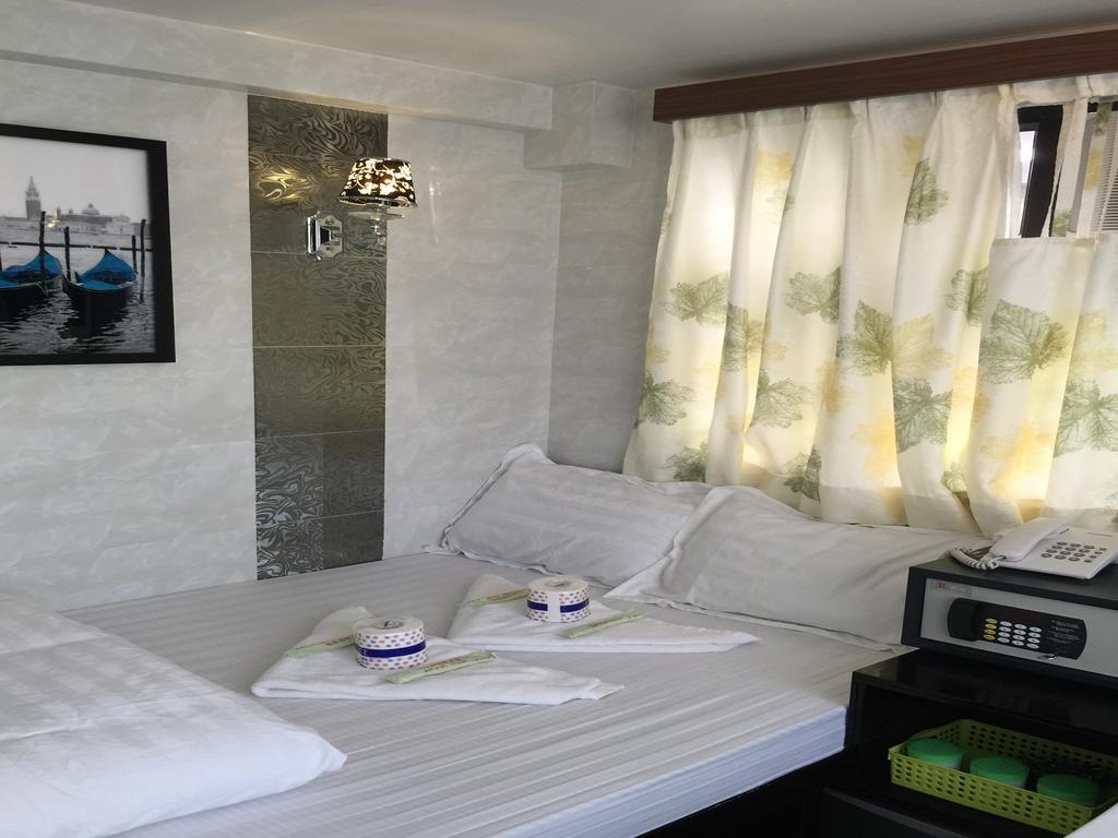 Skyview Hostel Хонконг Екстериор снимка